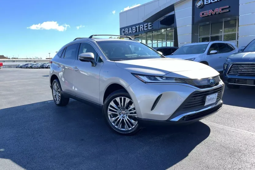 2021 Toyota Venza XLE photo 1