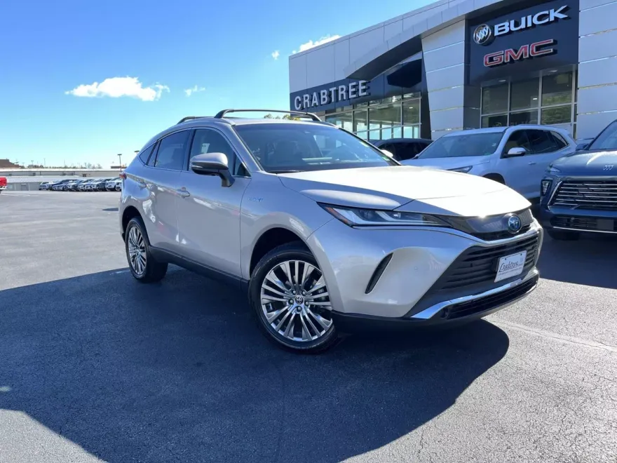 2021 Toyota Venza XLE photo 1