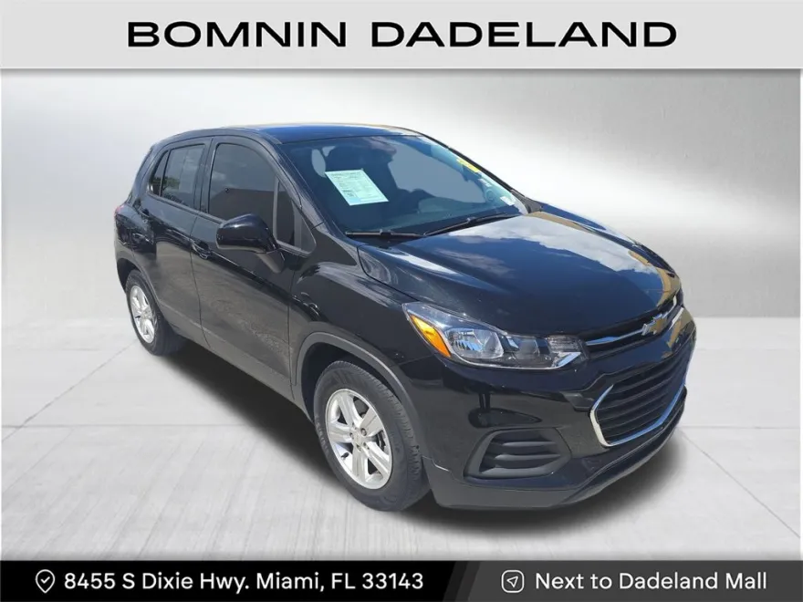 2022 Chevrolet Trax LS photo 1