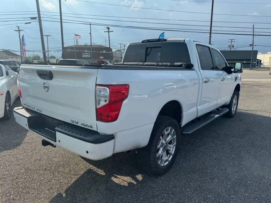 2020 Nissan Titan SV photo 1