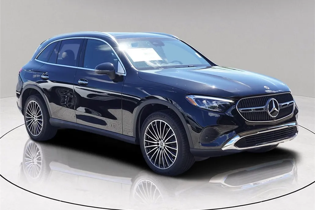 2026 Mercedes Benz GLC 300 photo 1