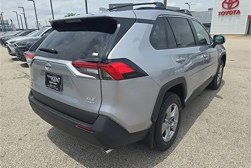 2025 Toyota RAV4 XLE photo 1