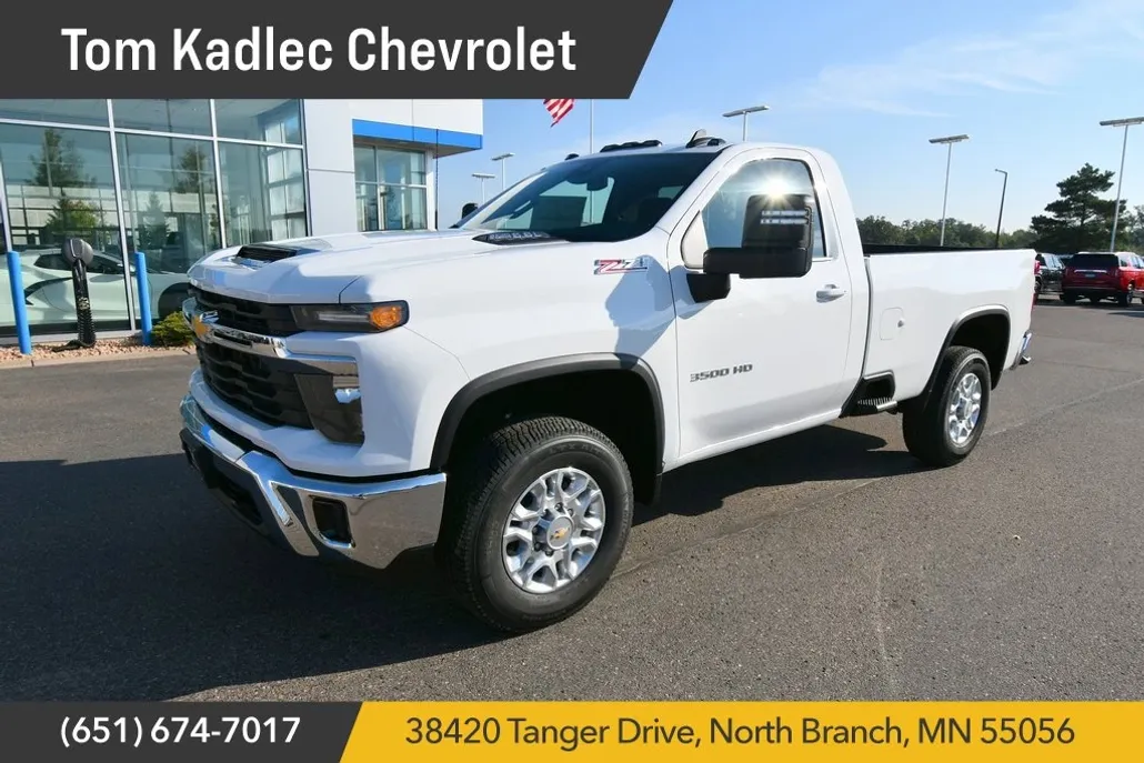 2026 Chevrolet Silverado 3500HD LT photo 1