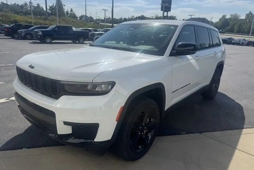2021 Jeep Grand Cherokee Altitude photo 1