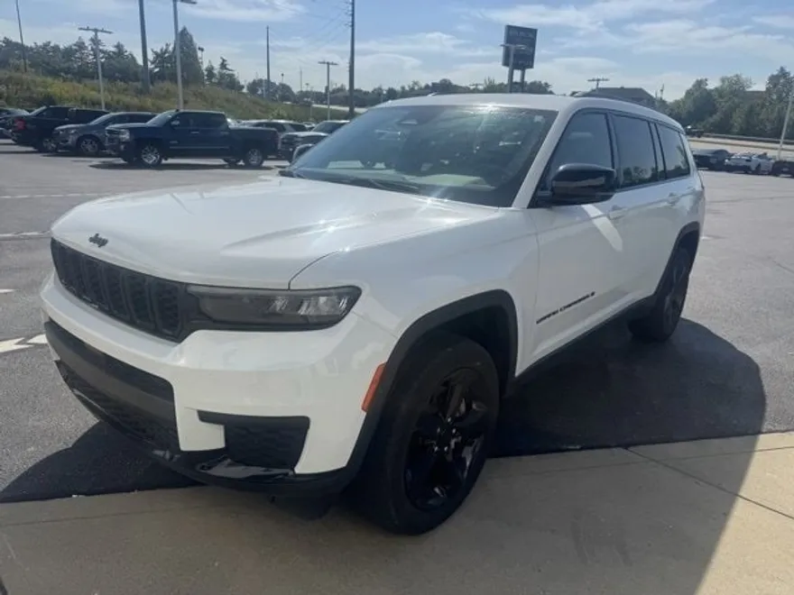 2021 Jeep Grand Cherokee Altitude photo 1