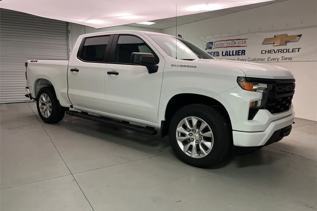 2026 Chevrolet Silverado 1500 Custom photo 1
