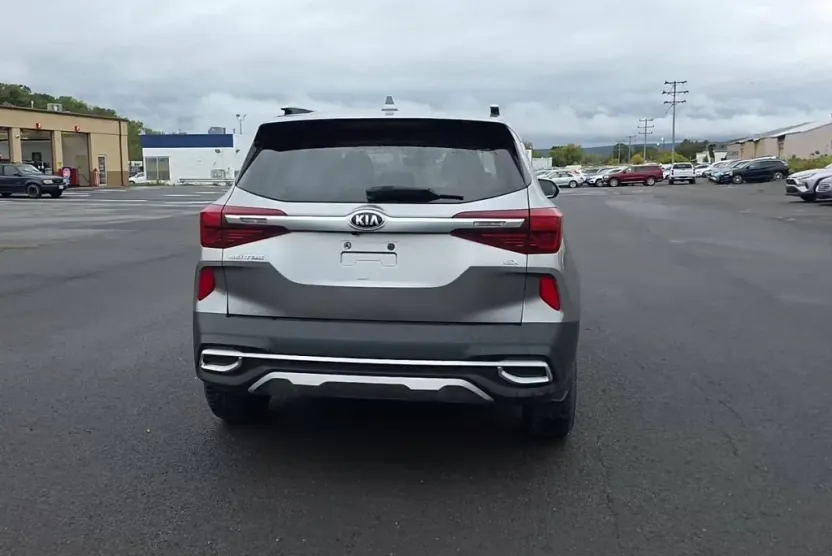 2021 Kia Seltos EX photo 1
