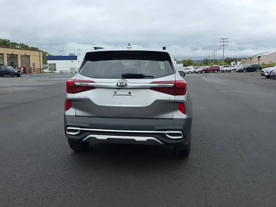 2021 Kia Seltos EX photo 1
