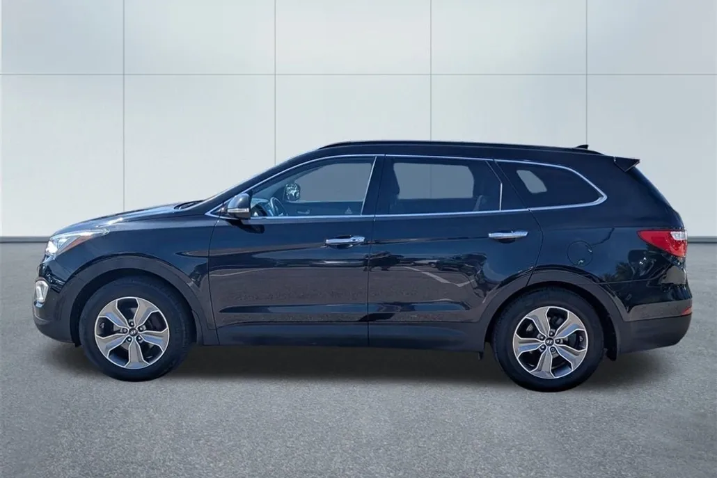 2014 Hyundai Santa Fe GLS photo 1