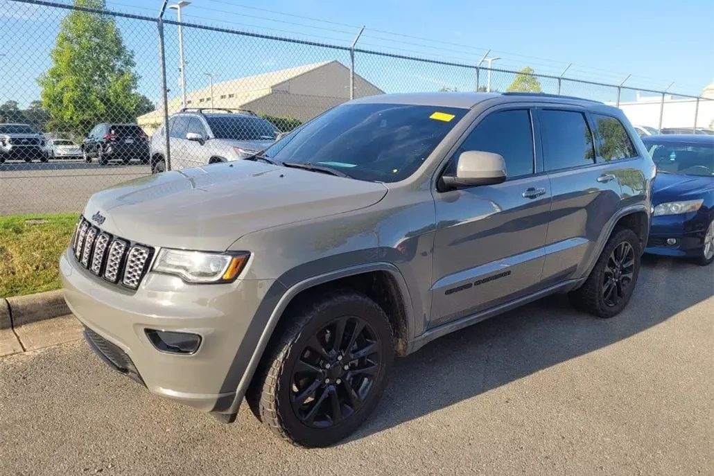 2020 Jeep Grand Cherokee Altitude photo 1