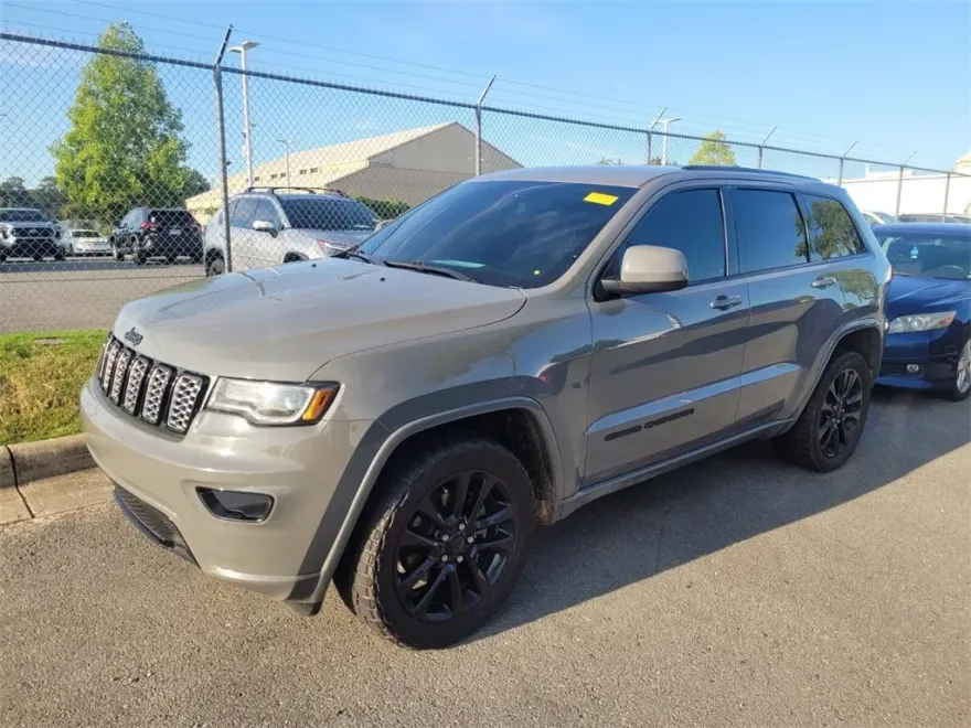 2020 Jeep Grand Cherokee Altitude photo 1