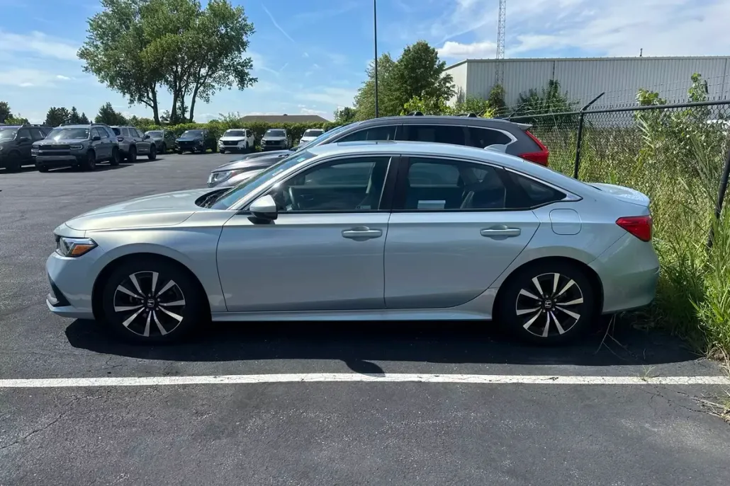 2022 Honda Civic EX photo 1