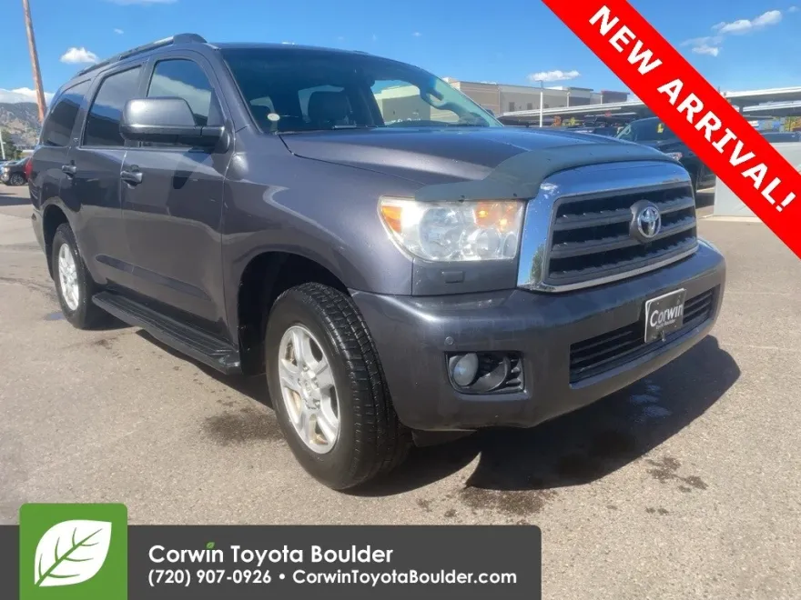 2012 Toyota Sequoia SR5 photo 1