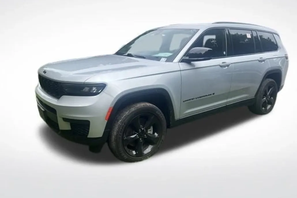 2023 Jeep Grand Cherokee Altitude photo 1