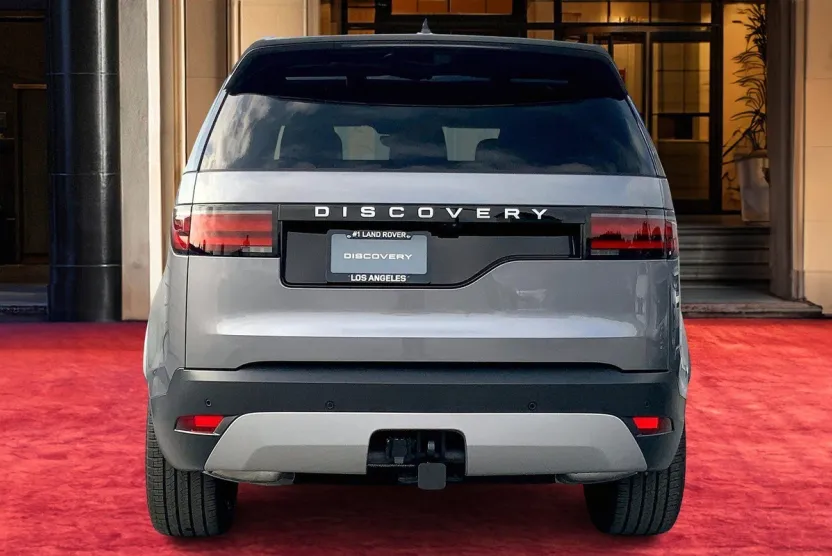 2025 Land Rover Discovery S photo 1