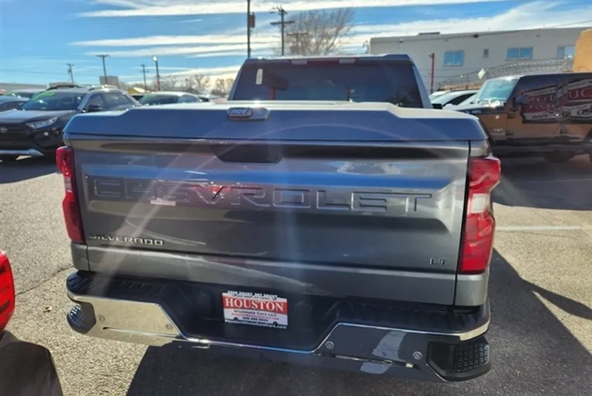 2019 Chevrolet Silverado 1500 LT photo 1