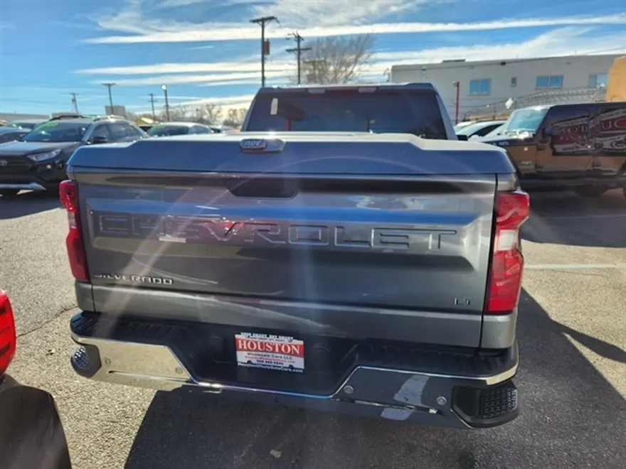 2019 Chevrolet Silverado 1500 LT photo 1