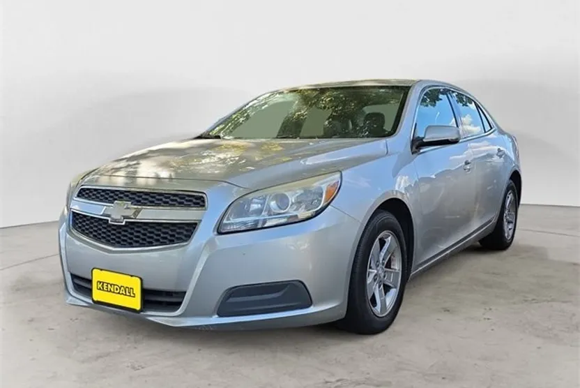 2013 Chevrolet Malibu 1LT photo 1