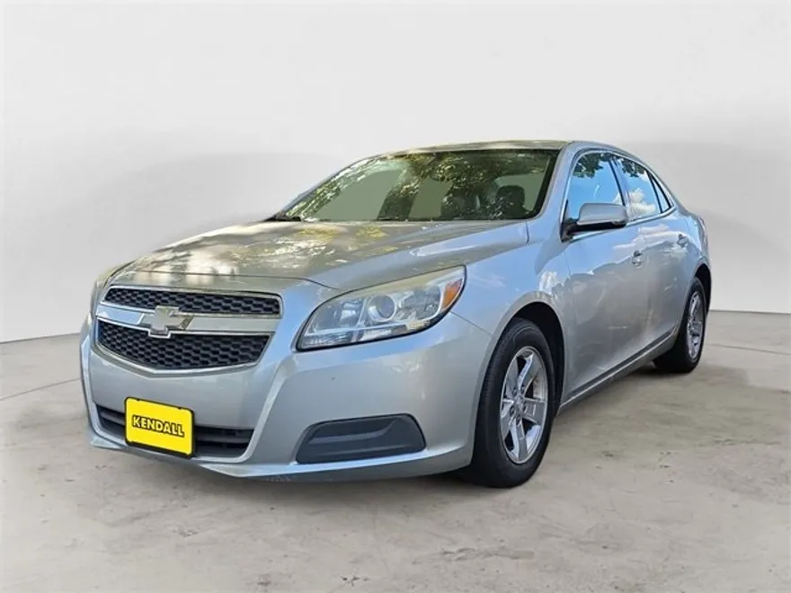 2013 Chevrolet Malibu 1LT photo 1