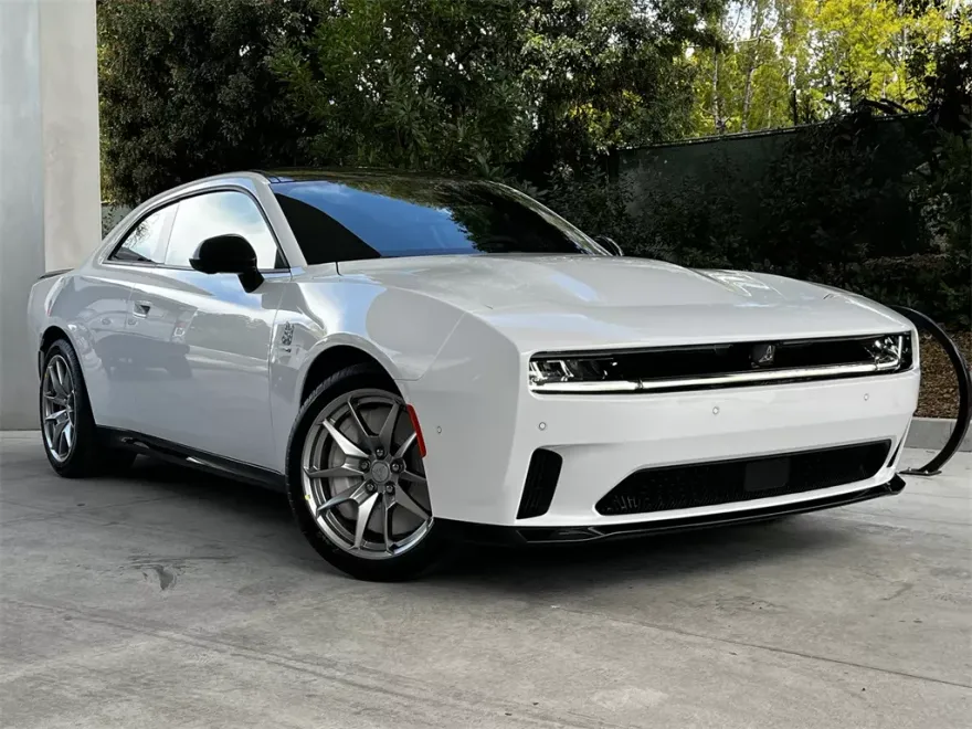 2025 Dodge Charger Daytona Scat Pack photo 1