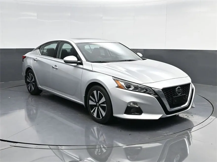 2022 Nissan Altima 2.5 SL photo 1