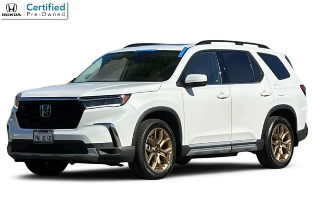2024 Honda Pilot Touring photo 1