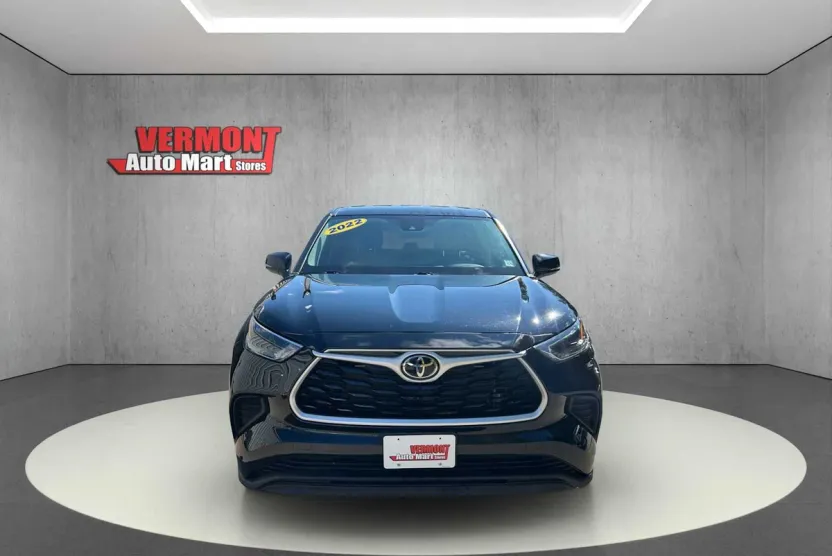 2022 Toyota Highlander L photo 1