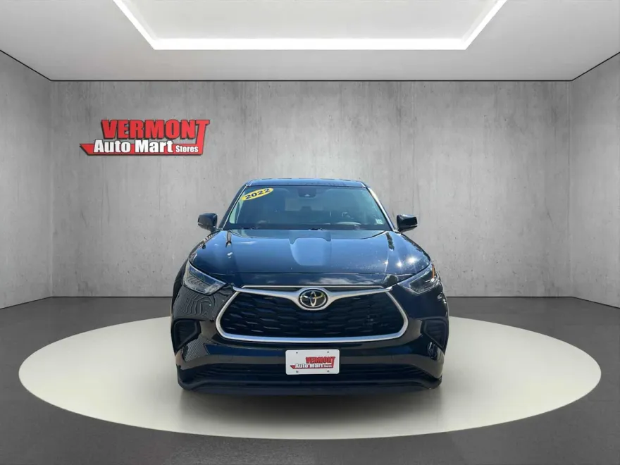 2022 Toyota Highlander L photo 1