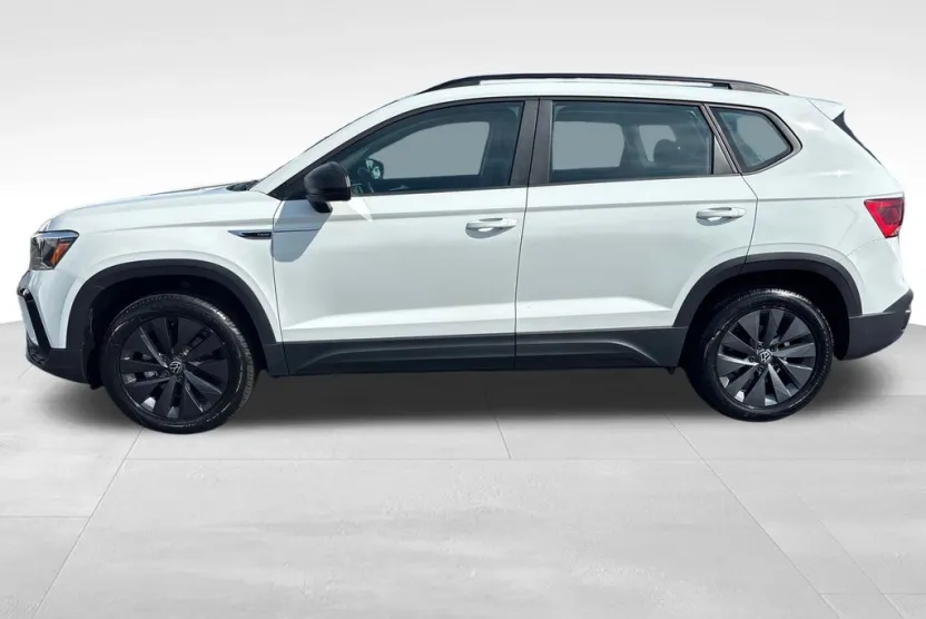 2023 Volkswagen Taos S photo 1