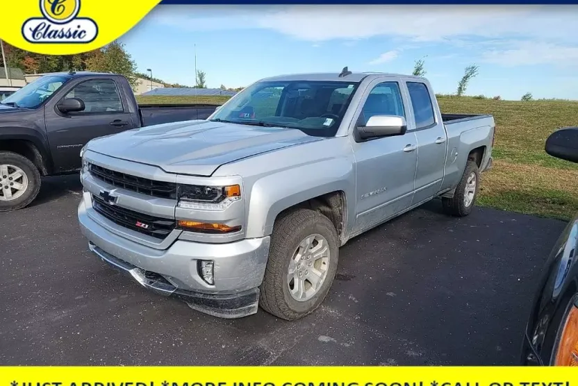 2017 Chevrolet Silverado 1500 LT photo 1