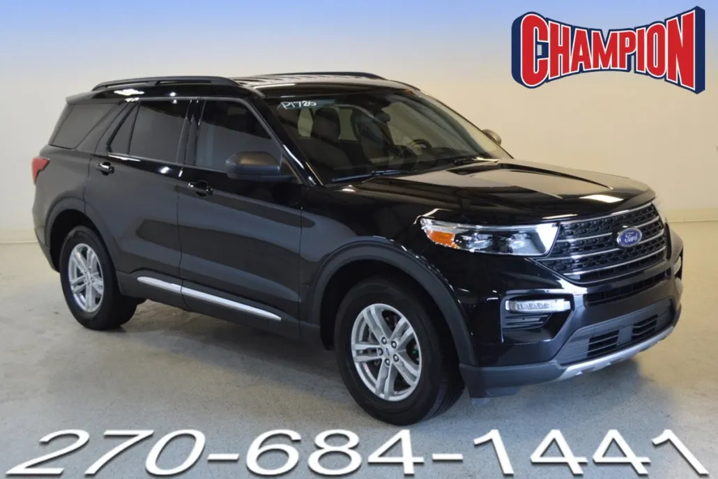 2023 Ford Explorer XLT photo 1