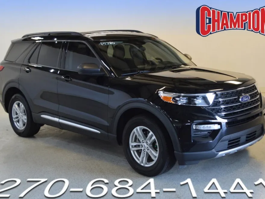 2023 Ford Explorer XLT photo 1