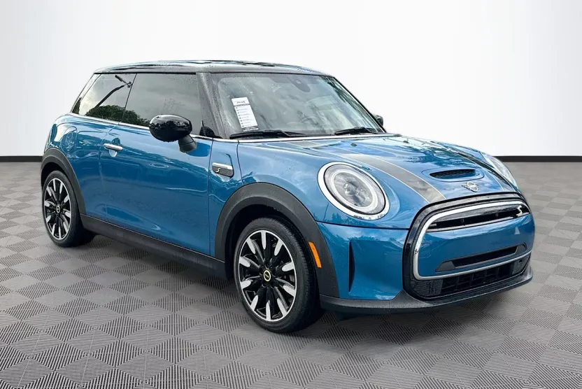 2024 Mini Cooper 2 Door Hardtop SE photo 1