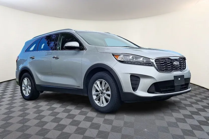 2020 Kia Sorento LX photo 1
