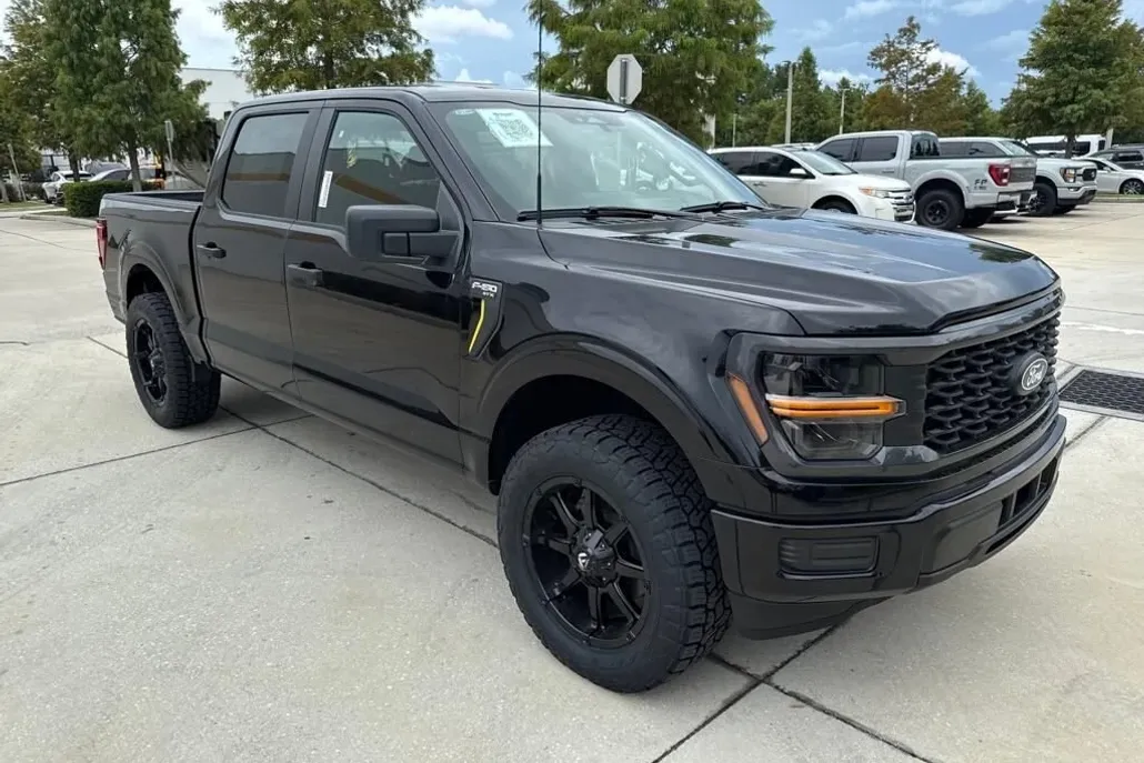 2025 Ford F-150 STX photo 1