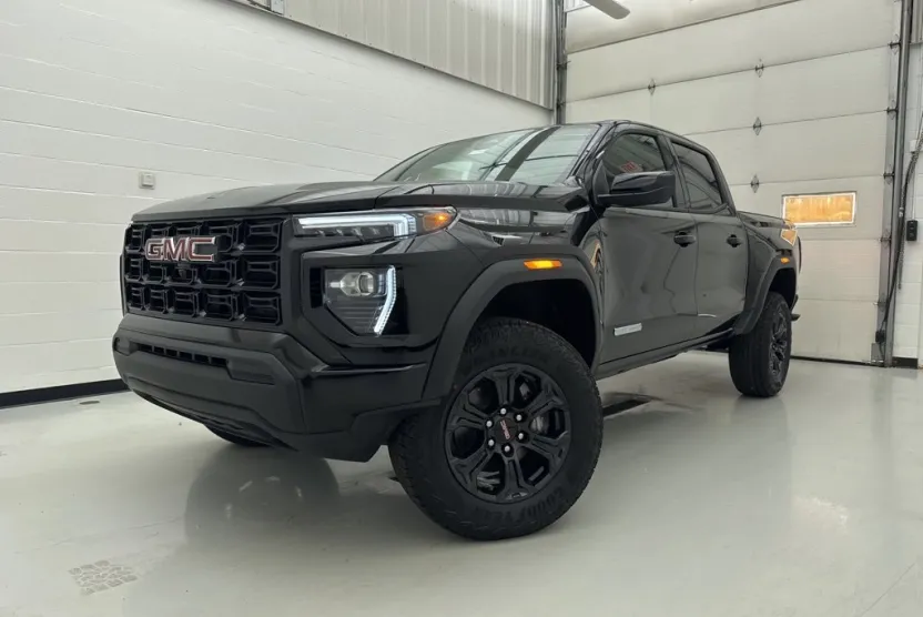 2025 Gmc Canyon Elevation photo 1