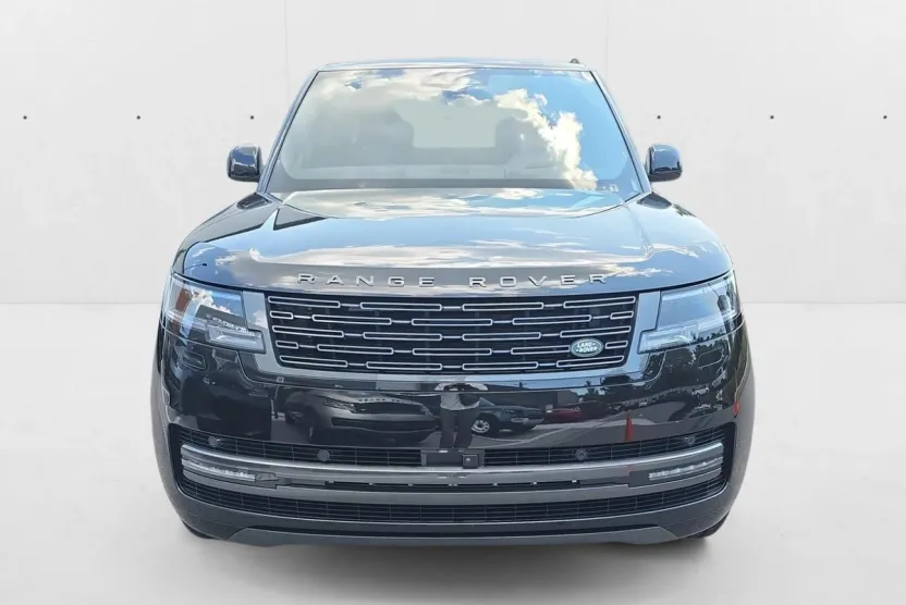 2025 Land Rover Range Rover SE photo 1