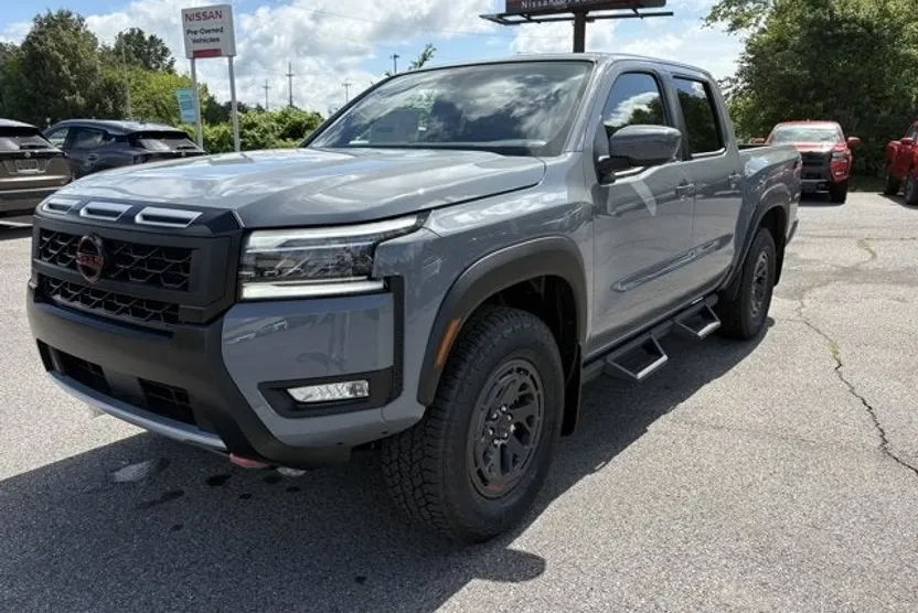 2025 Nissan Frontier PRO-4X photo 1