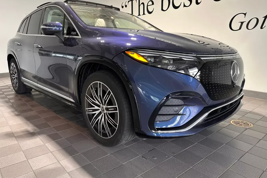 2023 Mercedes Benz EQS SUV 450 4MATIC photo 1