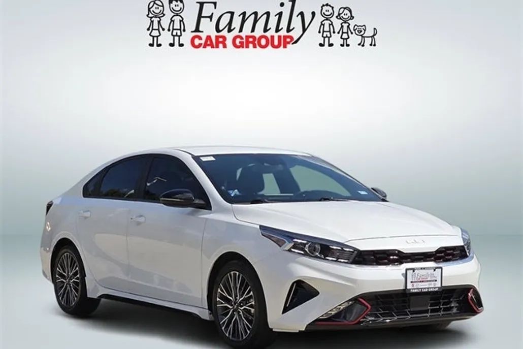 2024 Kia Forte GT-Line photo 1