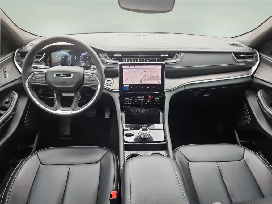 2024 Jeep Grand Cherokee Limited photo 1
