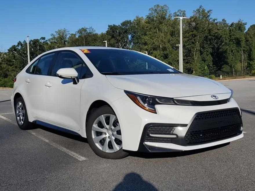 2022 Toyota Corolla SE photo 1