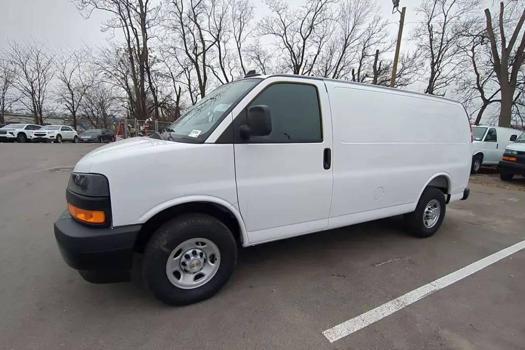 2025 Chevrolet Express Cargo 2500 photo 1