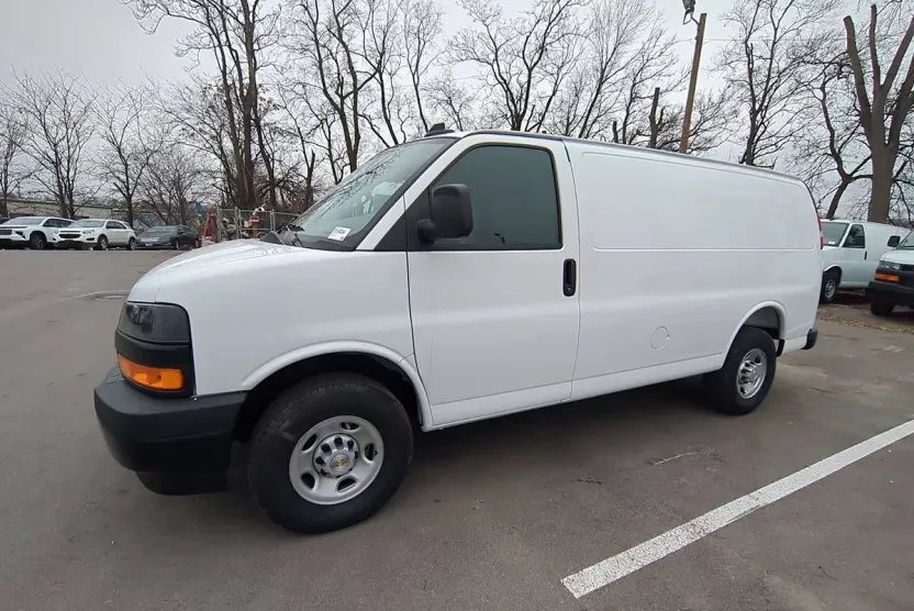 2025 Chevrolet Express Cargo 2500 photo 1