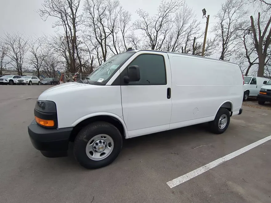 2025 Chevrolet Express Cargo 2500 photo 1