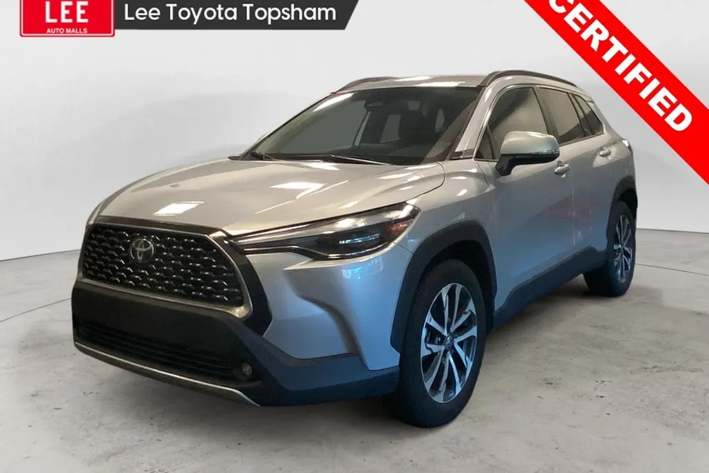 2024 Toyota Corolla Cross XLE photo 1