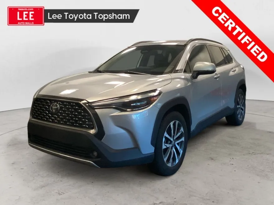 2024 Toyota Corolla Cross XLE photo 1
