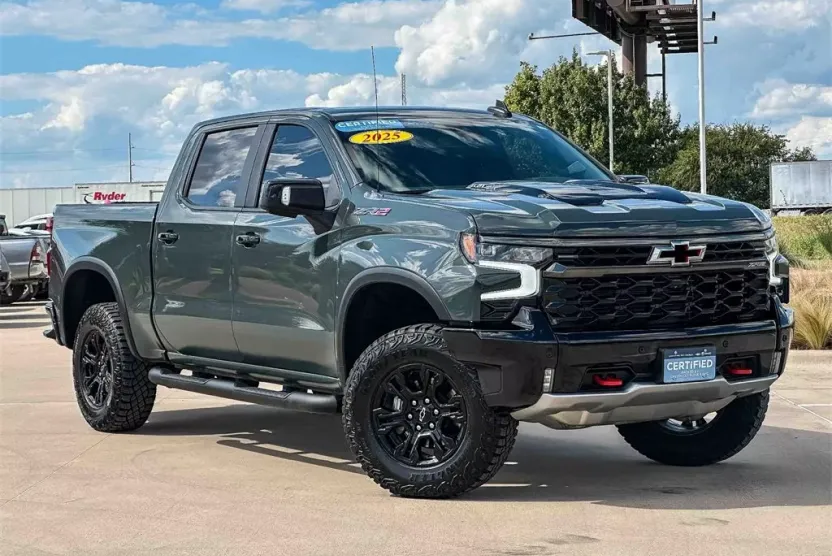 2025 Chevrolet Silverado 1500 ZR2 photo 1