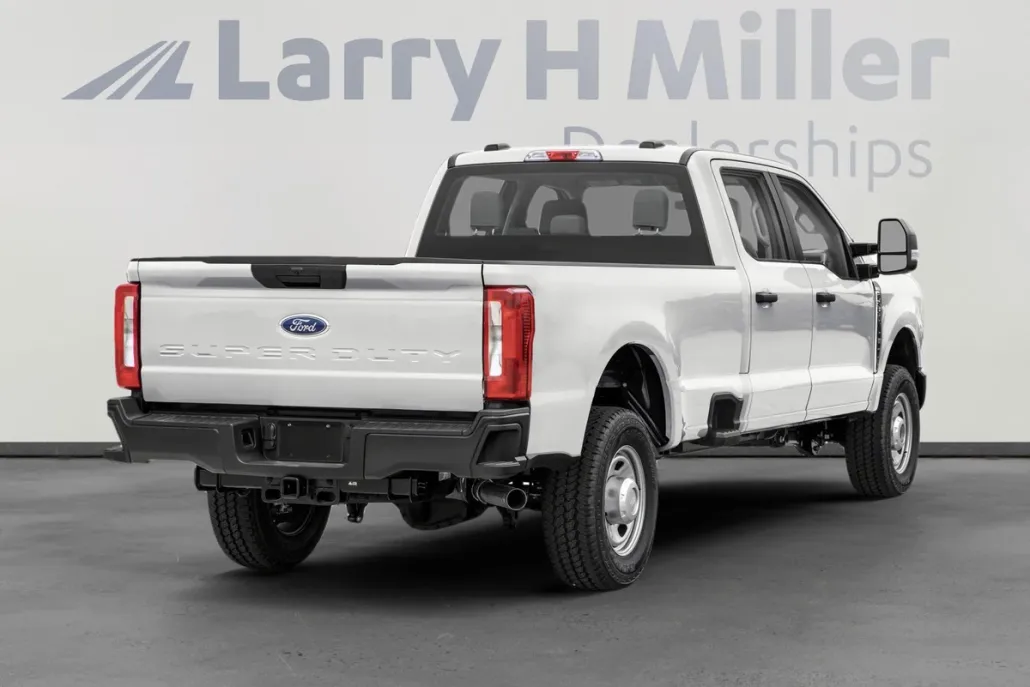 2026 Ford F-350 XLT photo 1