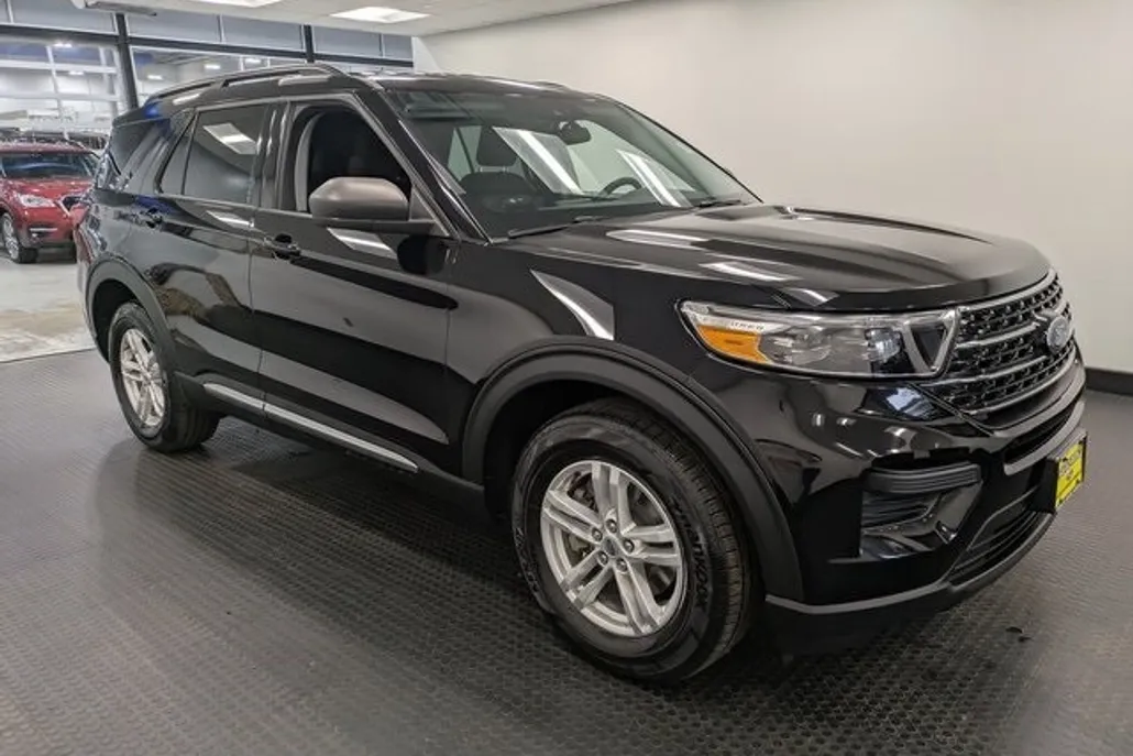 2022 Ford Explorer XLT photo 1